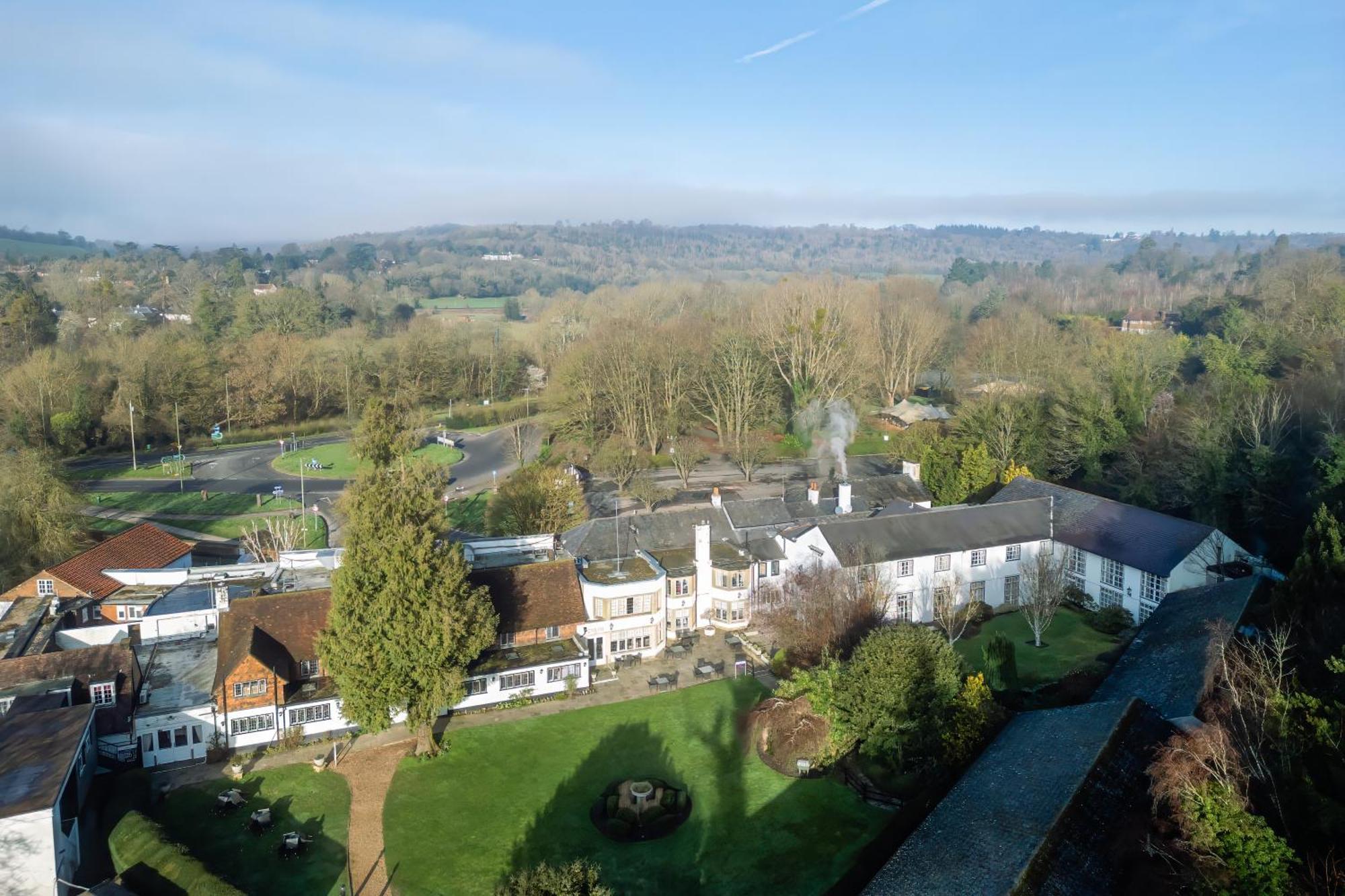 Mercure Box Hill Burford Bridge Hotel Dorking Exterior foto